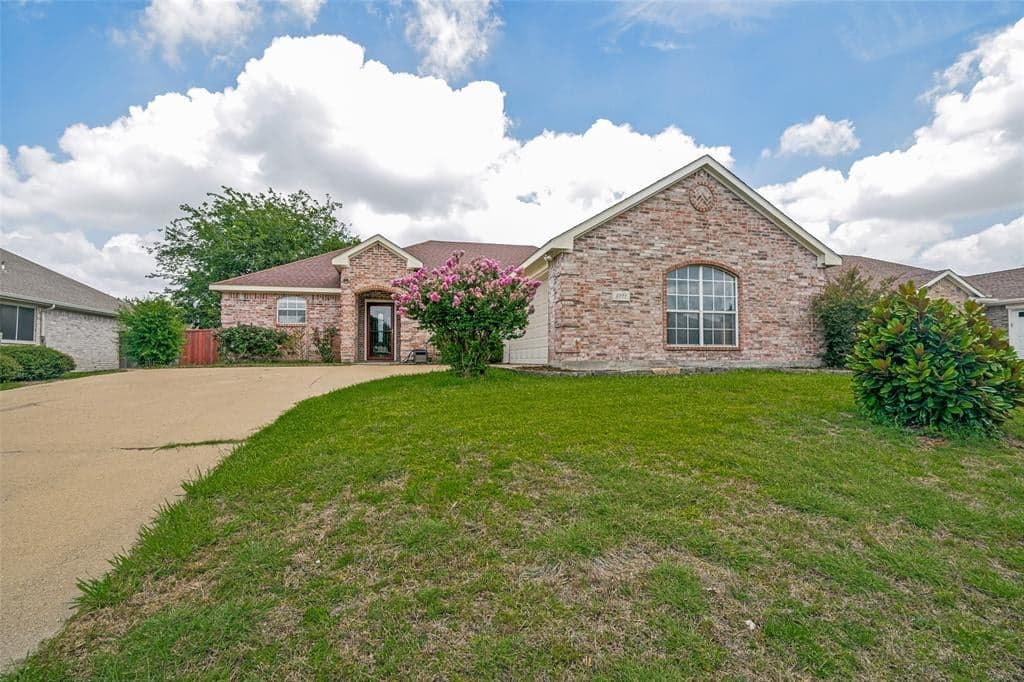 3111 Creekside Dr