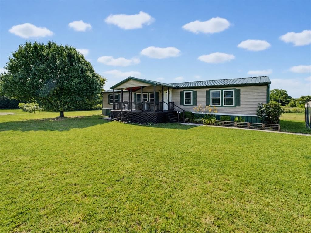 212 Private Road 1307