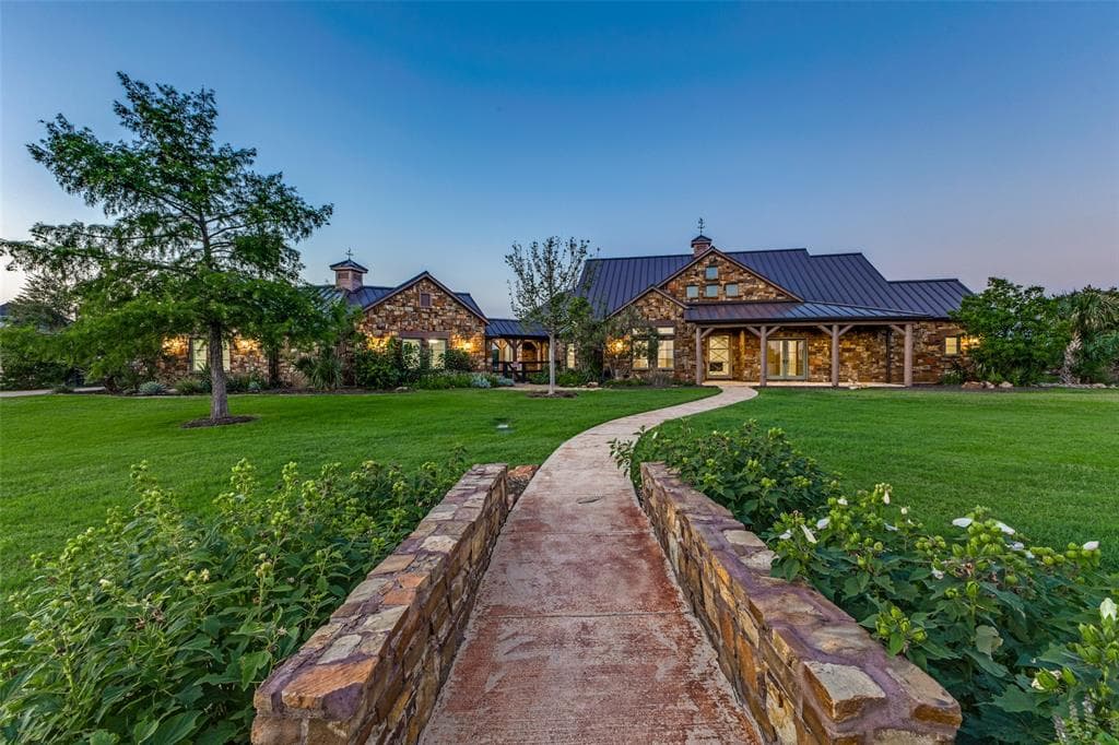 1023 Gene Perry Ct