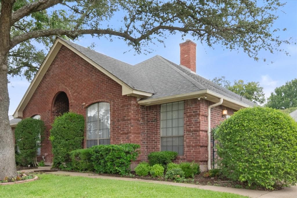 2105 Sleepy Hollow Dr