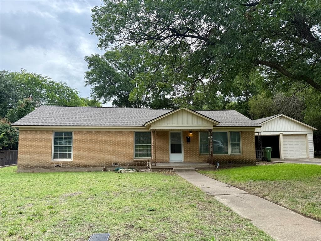 3539 Kingsbury Ave