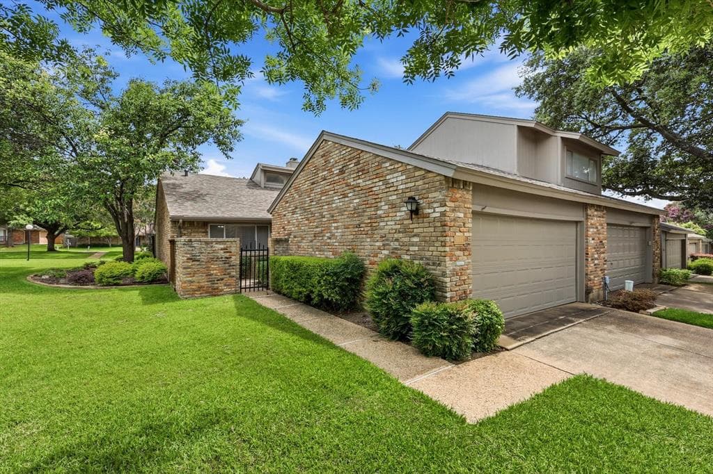 9624 Highland View Dr
