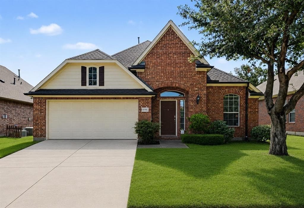 8586 Robertson Dr