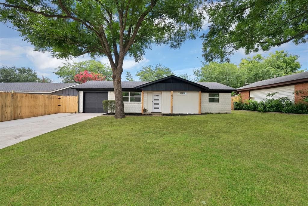 807 Hillcrest Dr