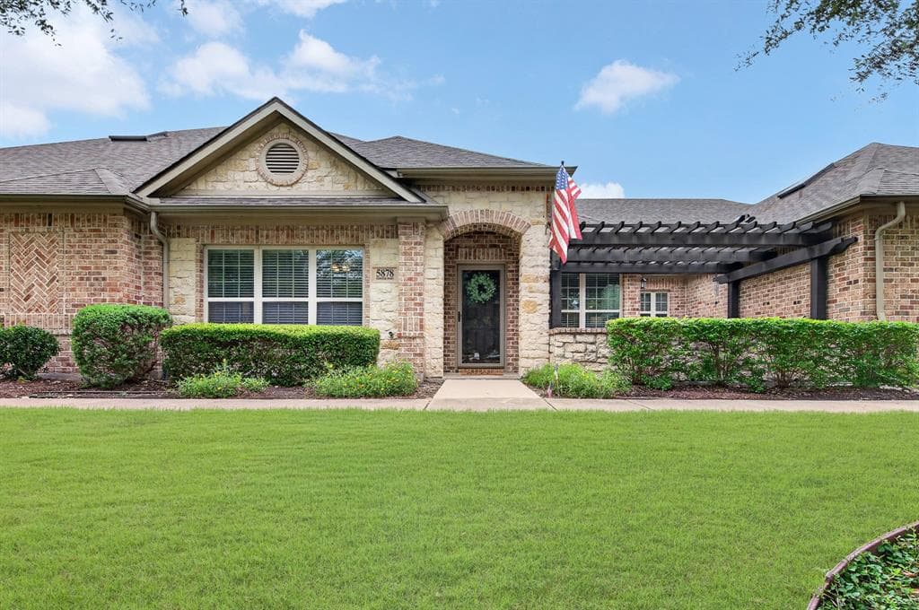 5878 Fairview Pkwy