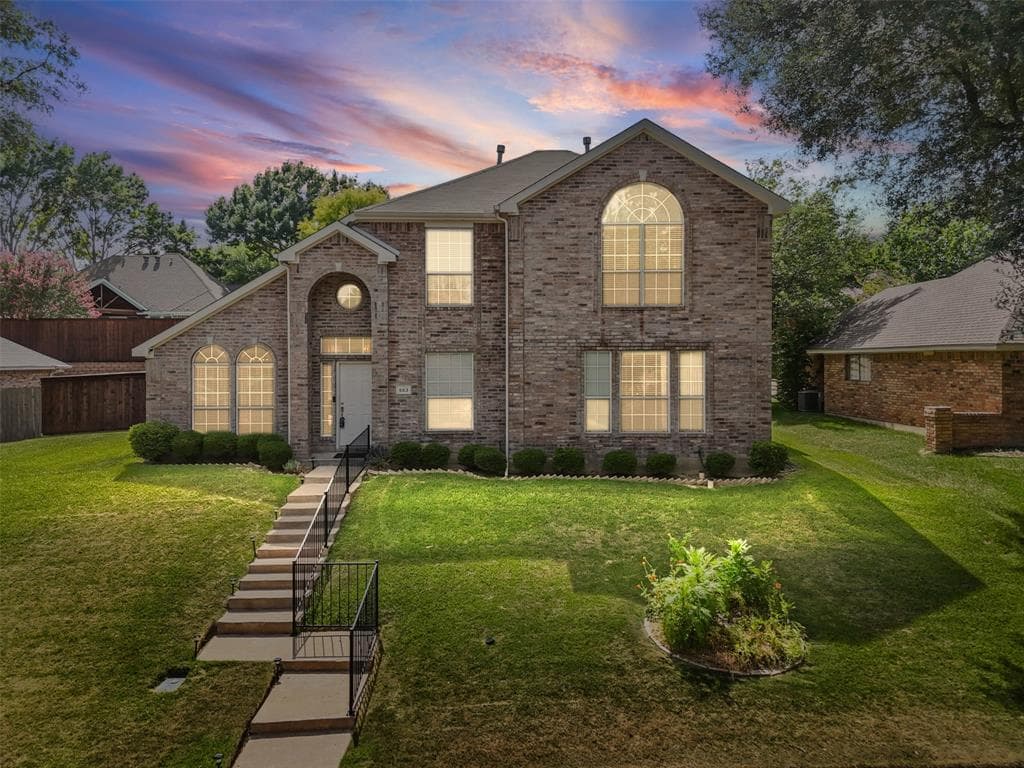 553 Renee Ln