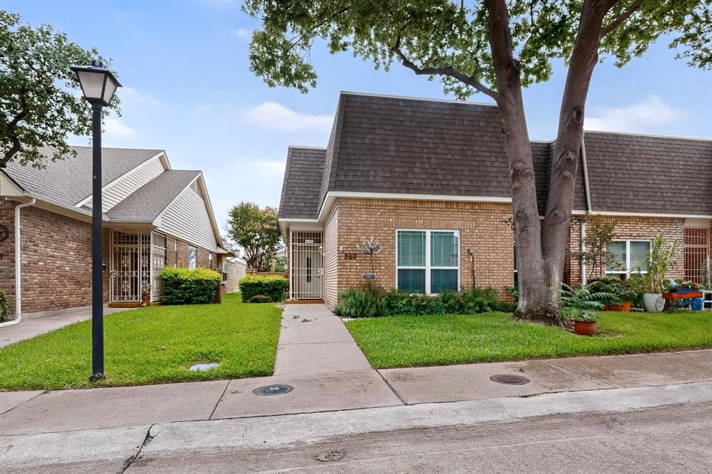 3113 Stonehenge Ln