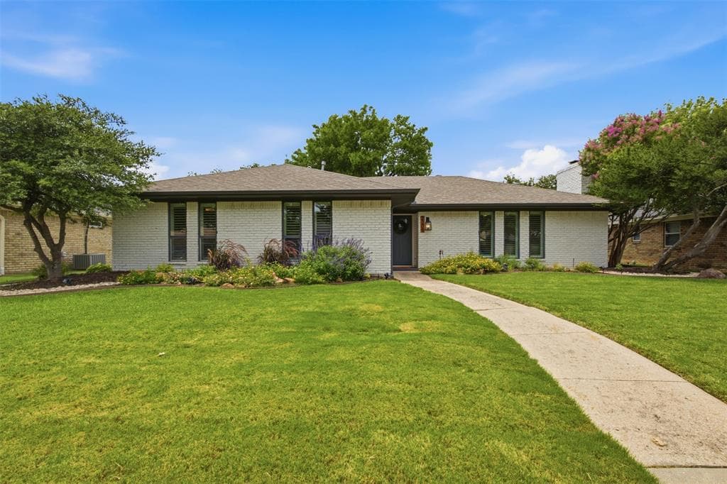 2209 Glen Forest Ln