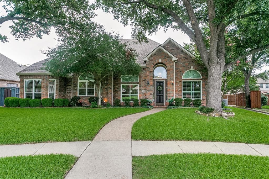 3404 Mapleleaf Ln