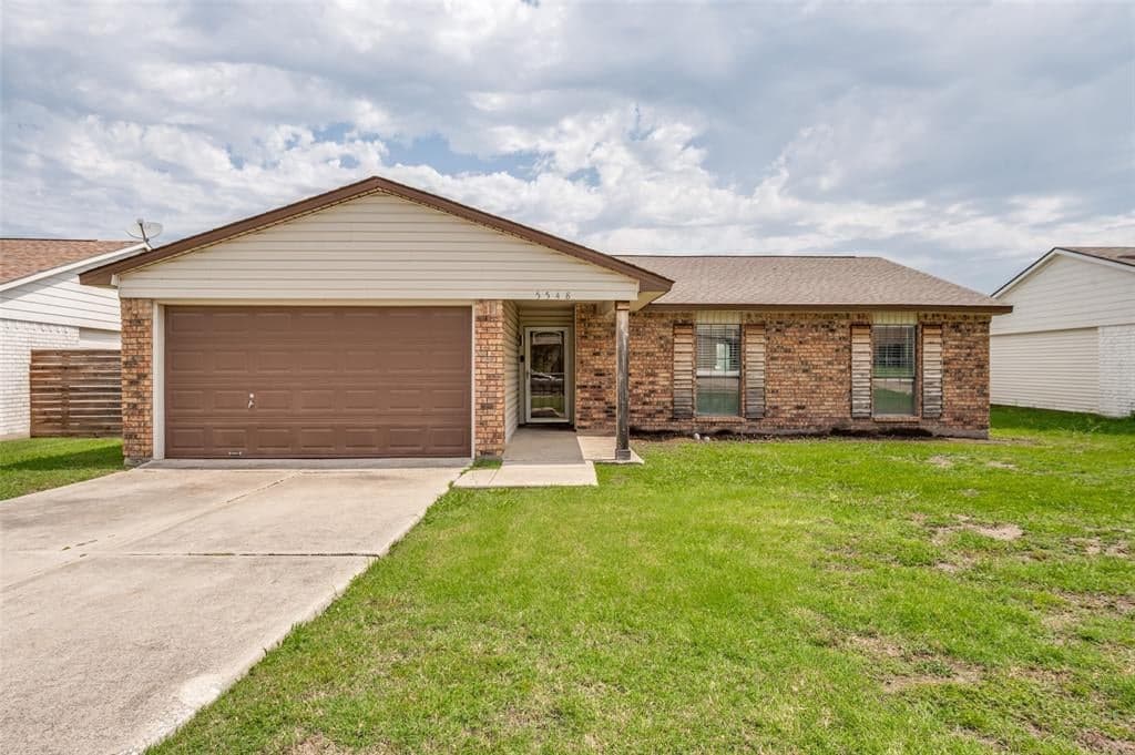 5548 Russell Dr