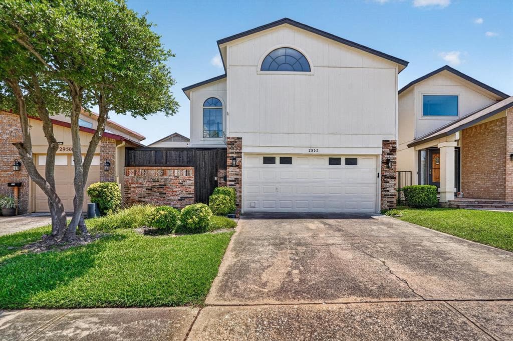 2952 Canis Cir