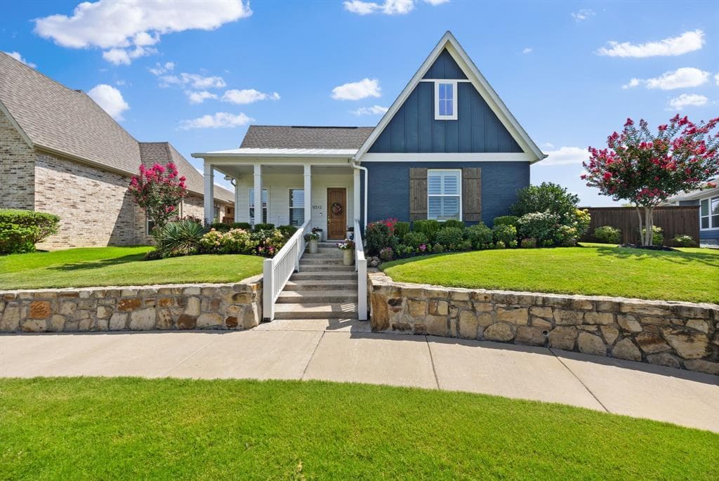 9512 Austin St