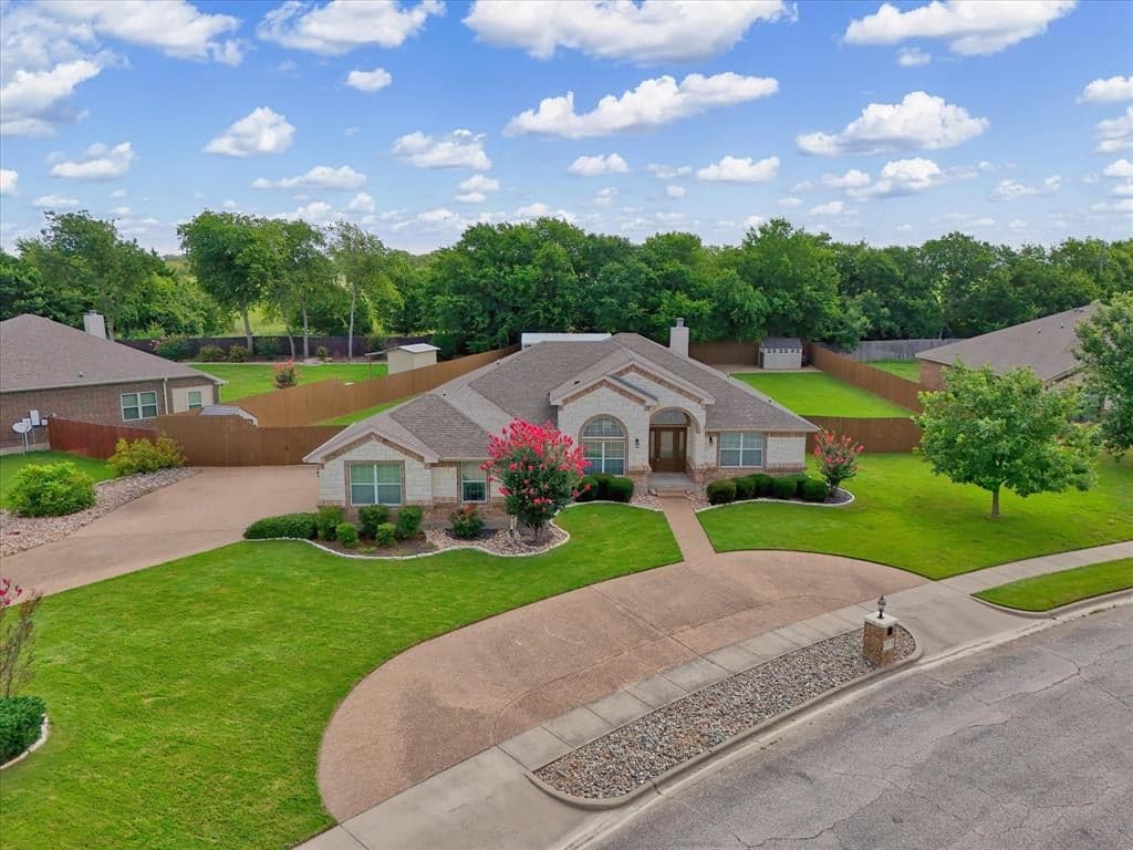 910 Springdale Ln