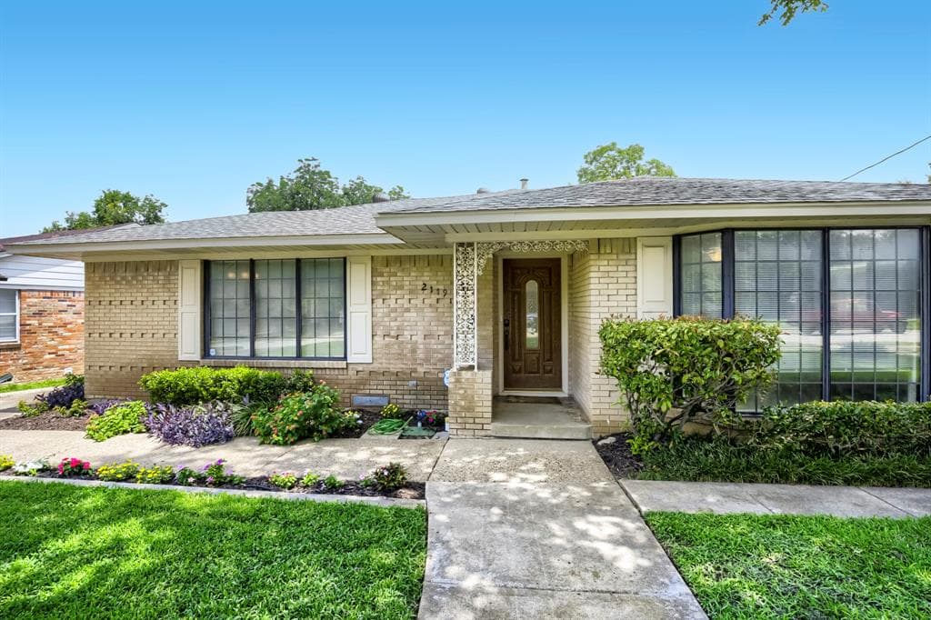 2119 Healey Dr