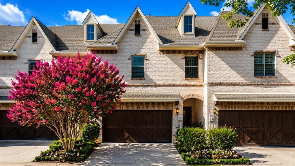 8813 Tudor Pl