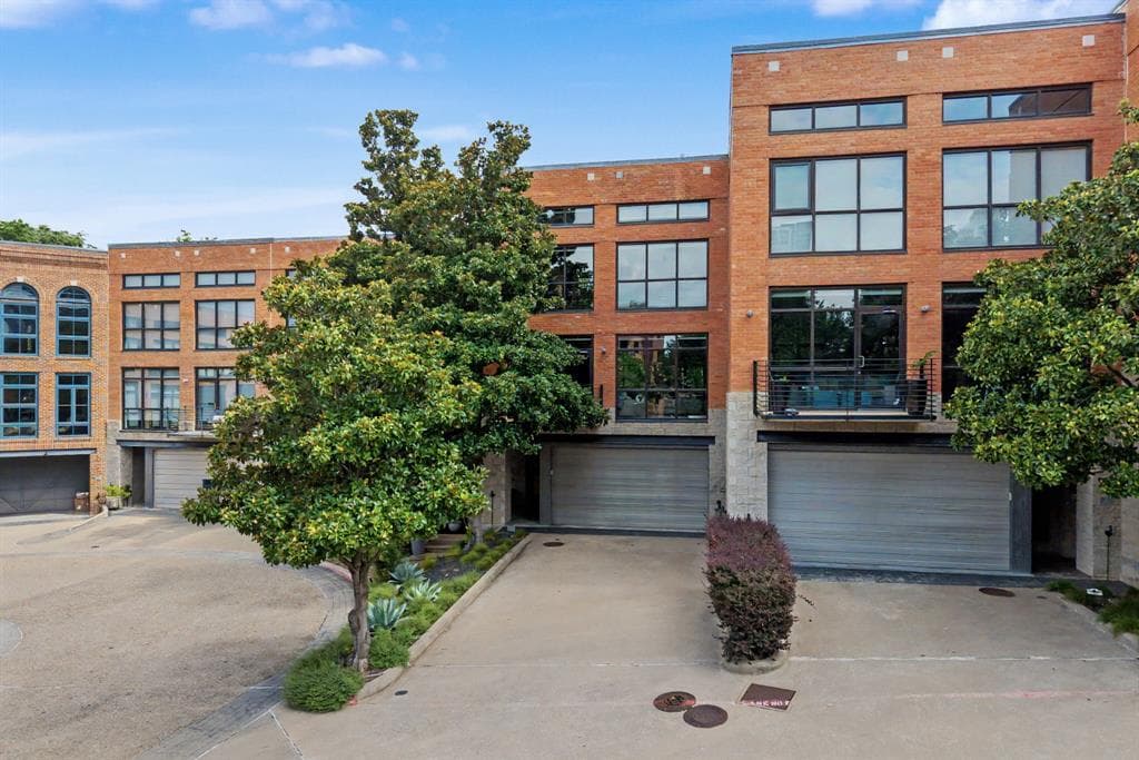 2967 Magnolia Hill Ct