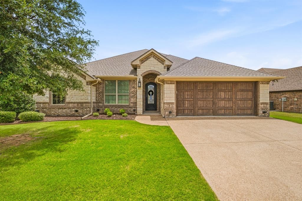 1010 Anna Cir