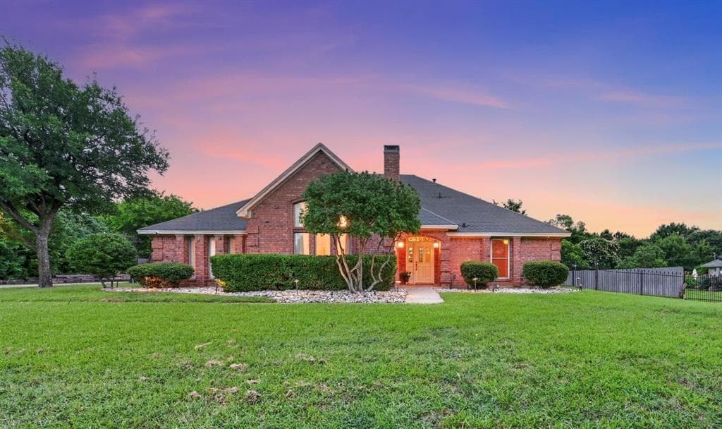 909 San Saba Dr