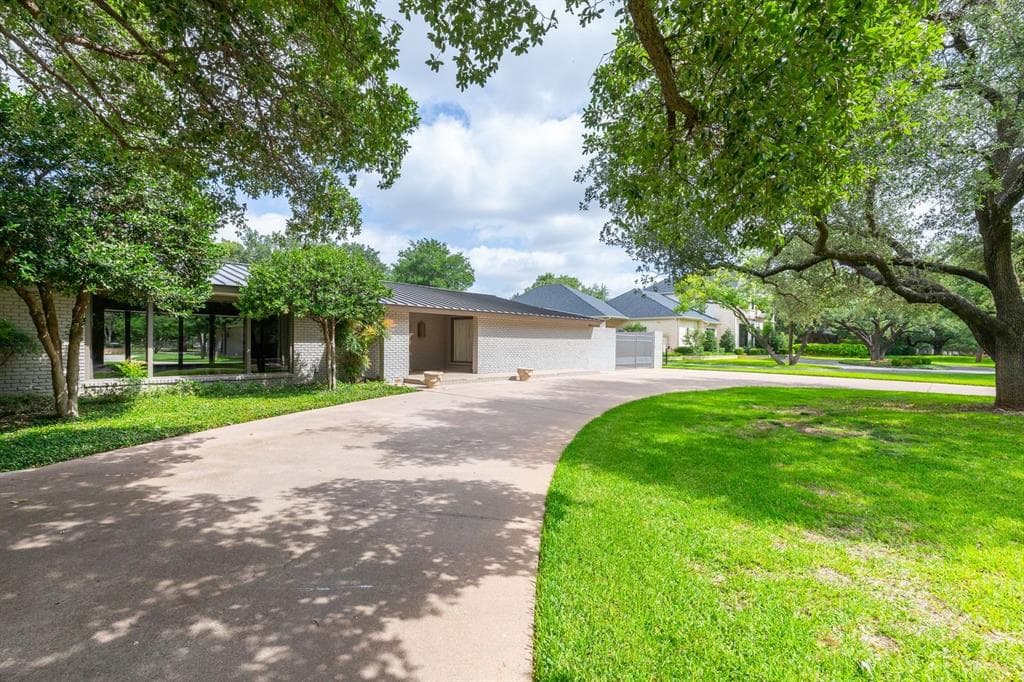 1760 River Oaks Rd