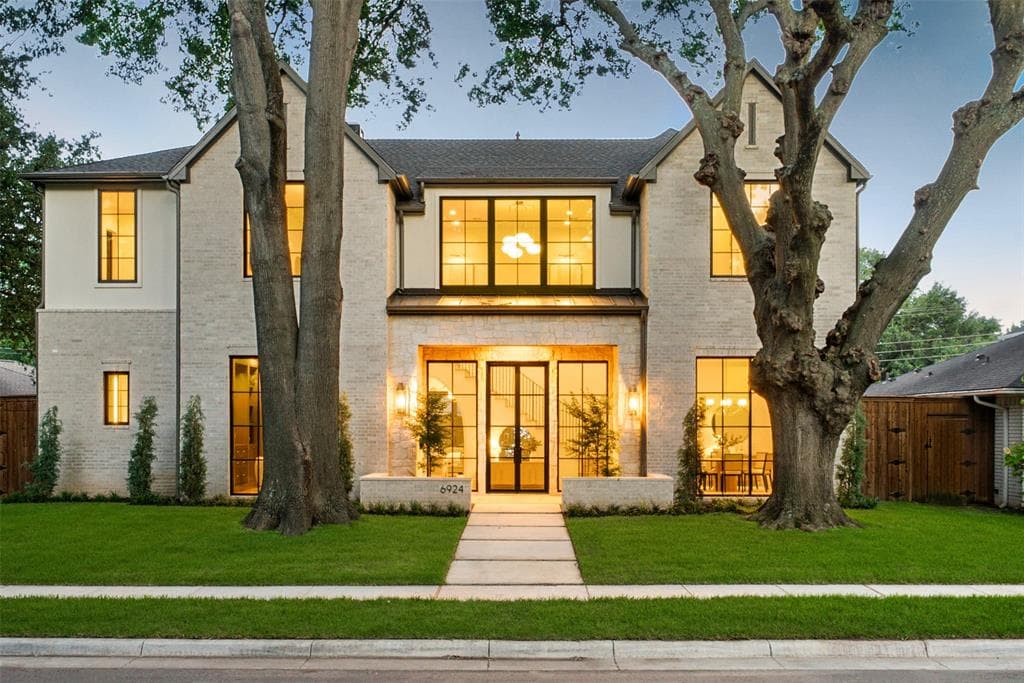 6924 Redstart Ln