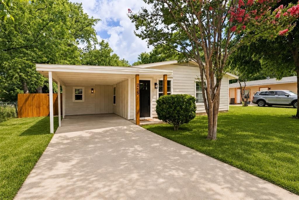 215 Loma Dr