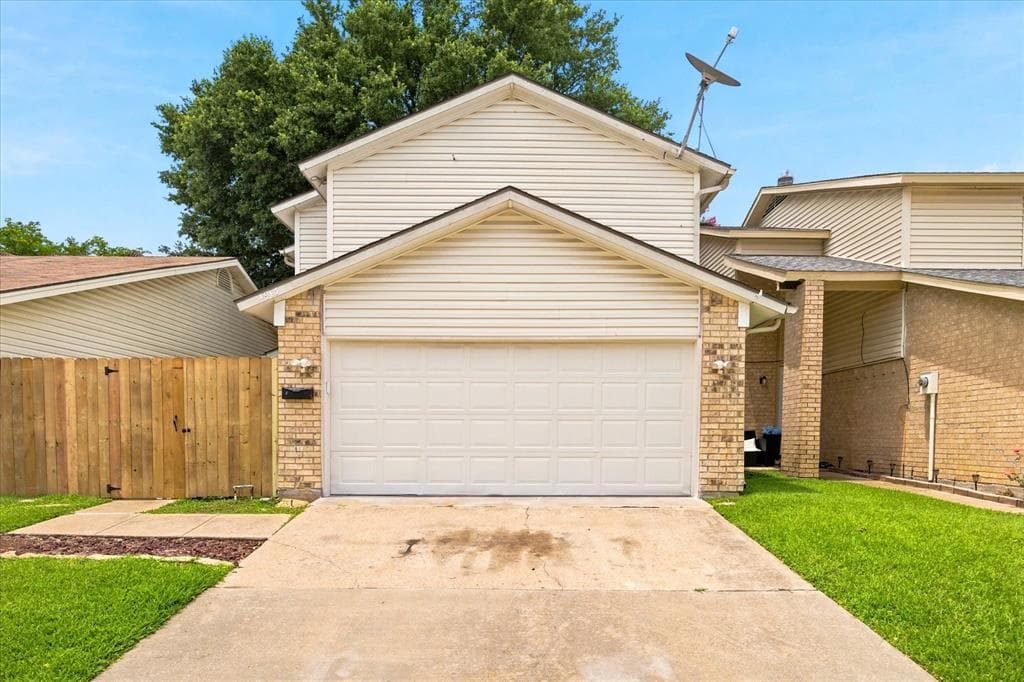 4913 Burlingame Dr