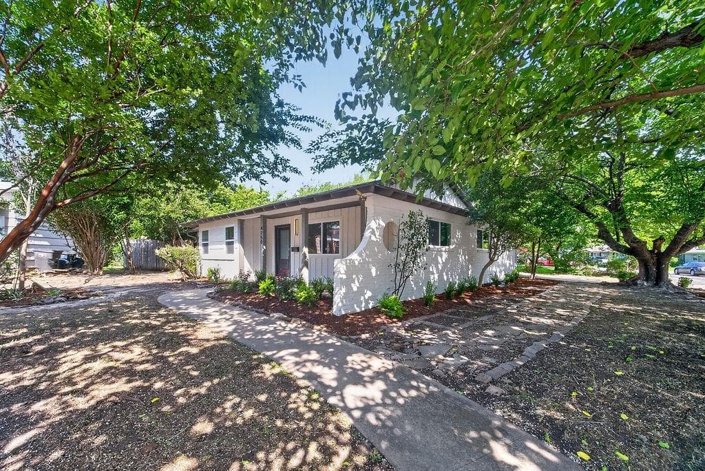 4750 Cockrell Ave