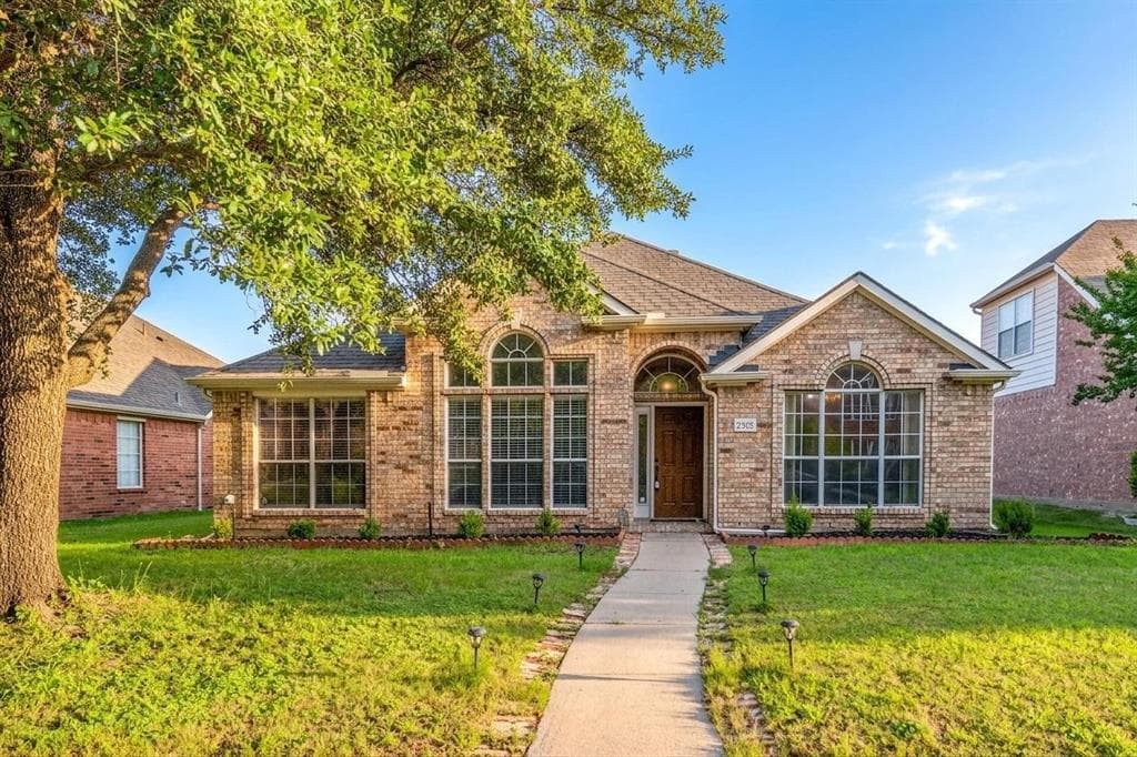 2512 Cimmaron Dr