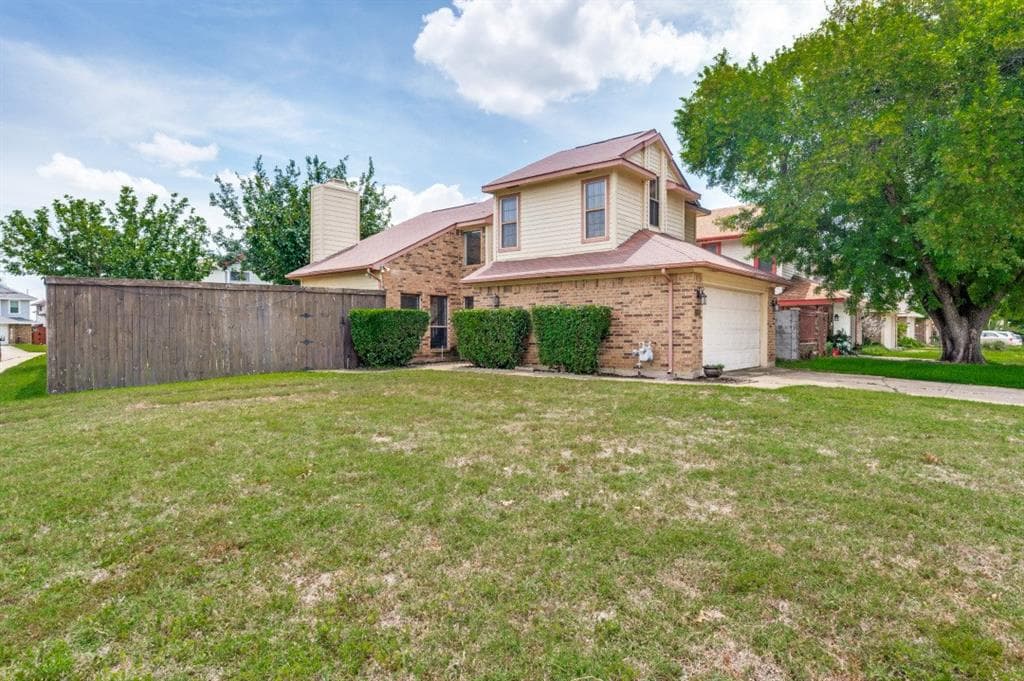 3828 Clover Hill Ln