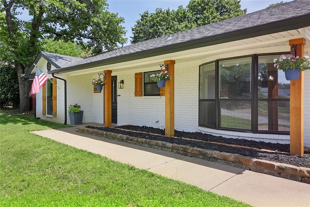 2917 Cresthaven Dr