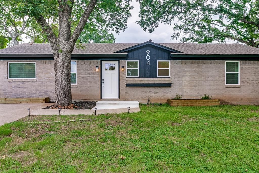 904 Bryan Dr