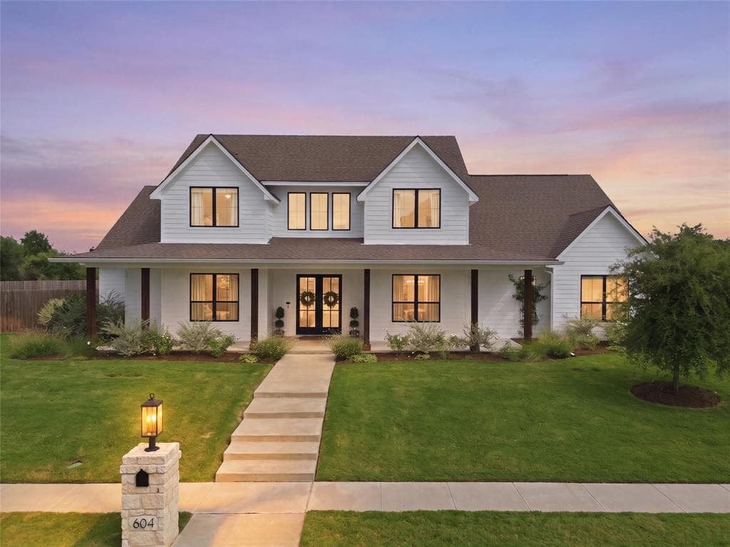604 Lindsay Ln