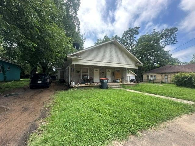 828 E Price St
