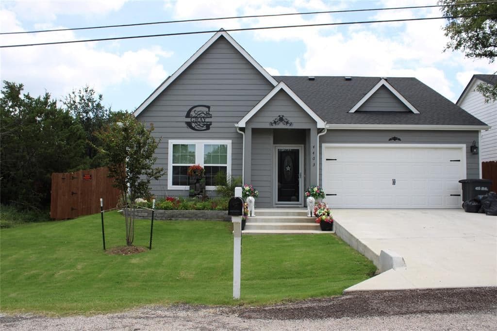 4403 Mountain Hollow Dr