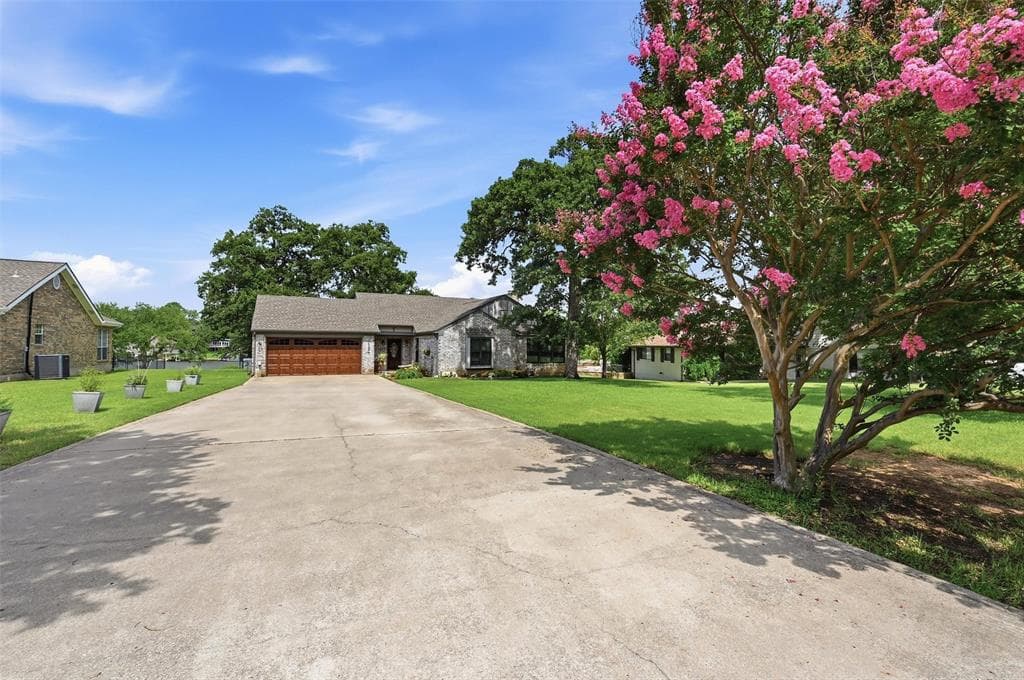 1344 Kiowa Dr E
