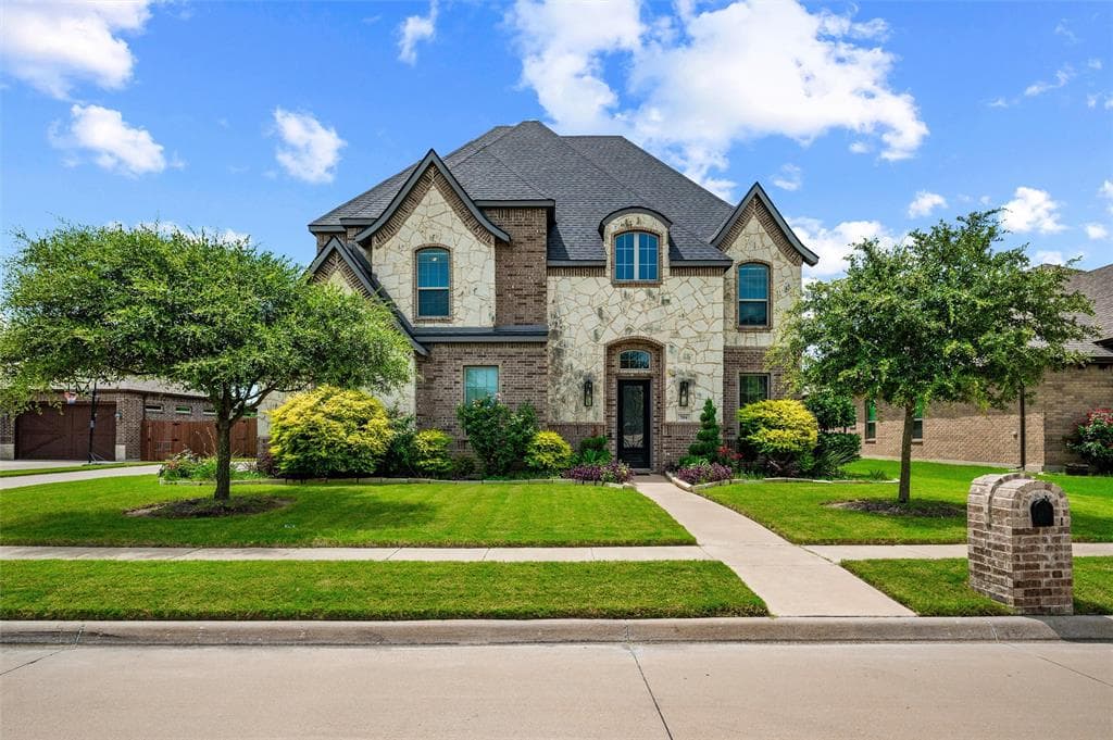 504 Stillwater Dr