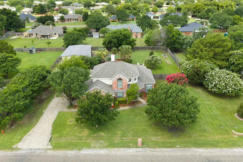 1110 Hampshire Dr