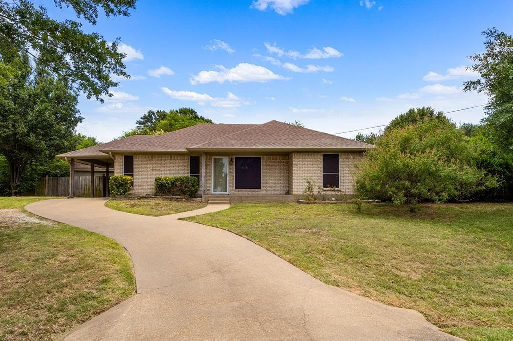 402 Admiral Dr