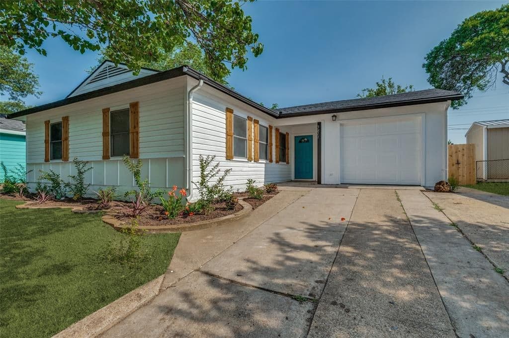 3811 Rolinda Dr