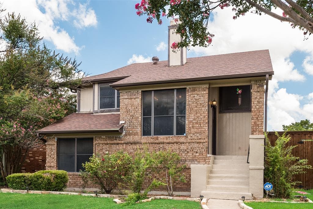 1613 Kingspoint Dr