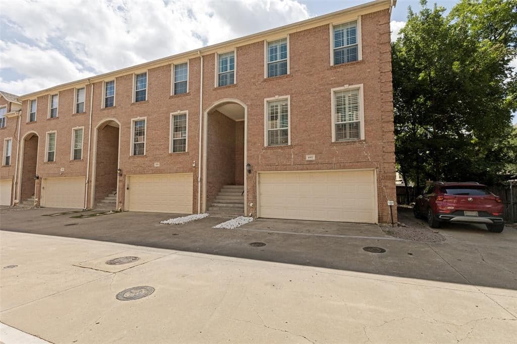 4002 Brownstone Ct