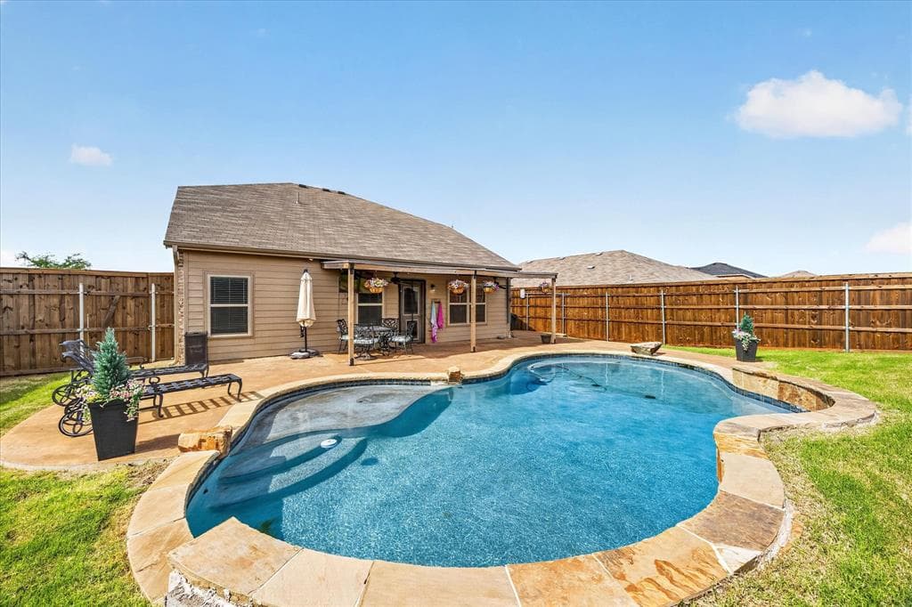 502 Azalea Dr