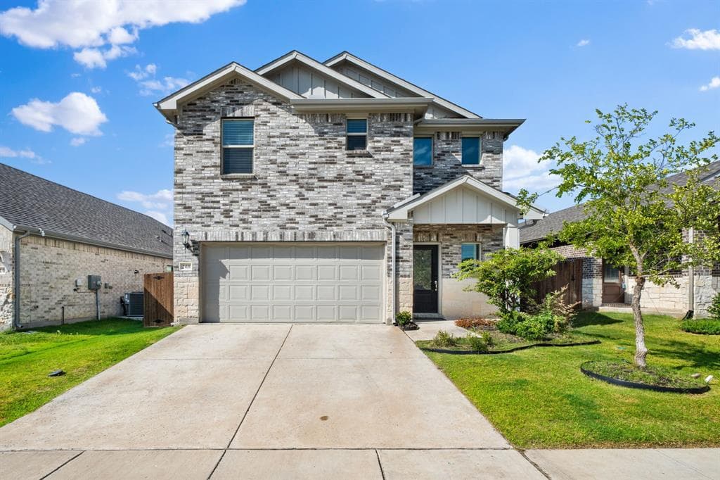 208 Mountain Meadow Ln