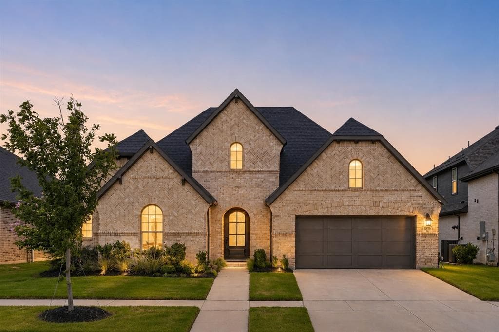 1816 Longspur Dr