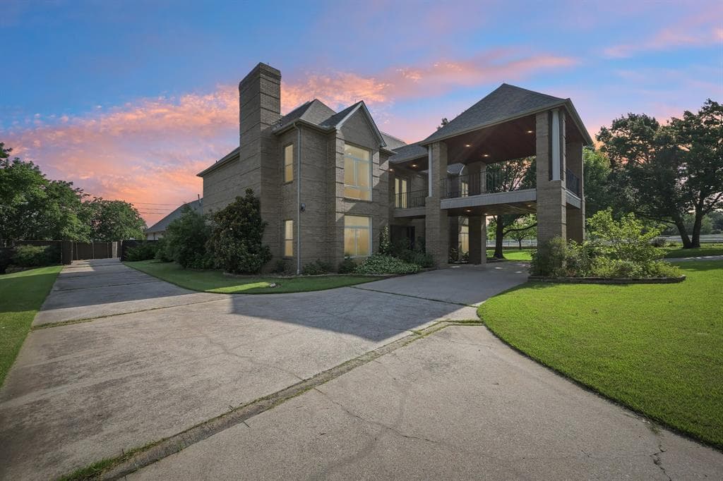 2237 High Country Dr