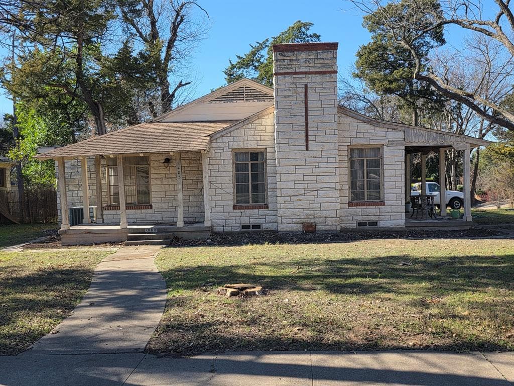 1403 Cedar Oaks Blvd