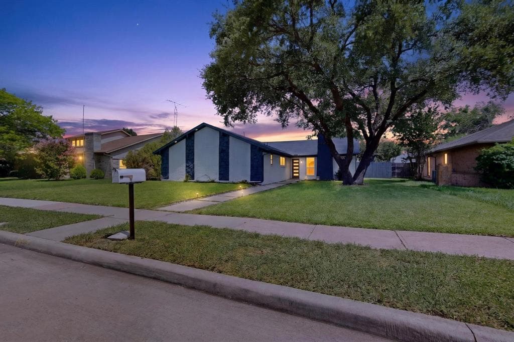 1807 Auburn Dr