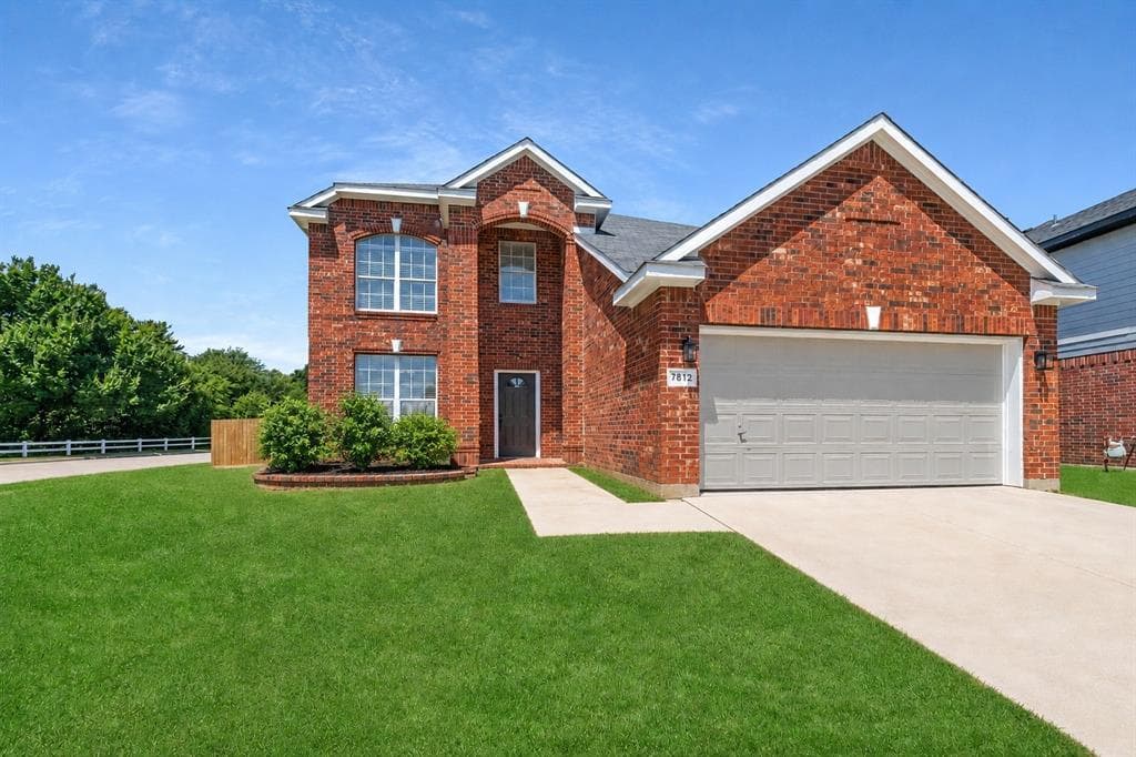 7812 Tanbark Ln