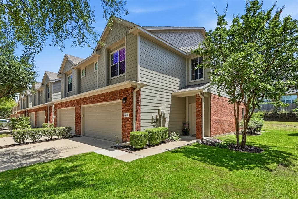 3236 Tarrant Ln