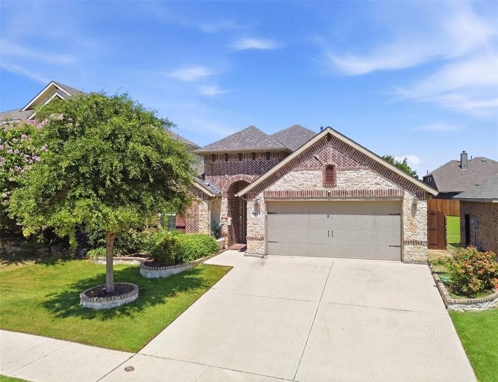 6053 Shiner Dr